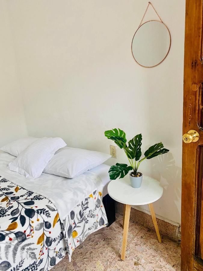Bed and Breakfast Casa Del Centro Морелия Экстерьер фото